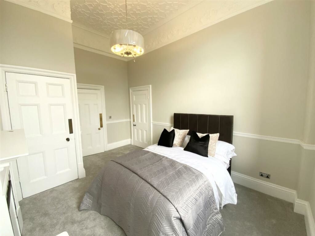 3 bed flat to rentMount Stuart House, Mount Stuart Square, Cardiff Bay CF10 photo 4