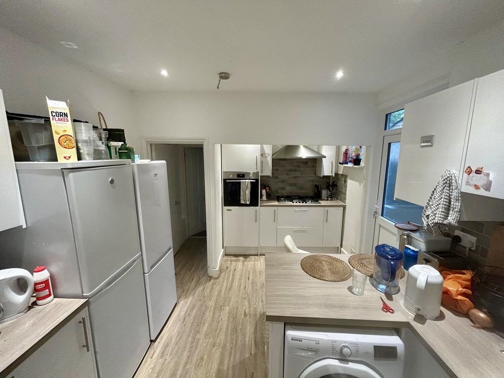 Property photo 3 of 9 82876dc2-6A2d-4F39-87Cf-02211Dd68c1F.Jpg