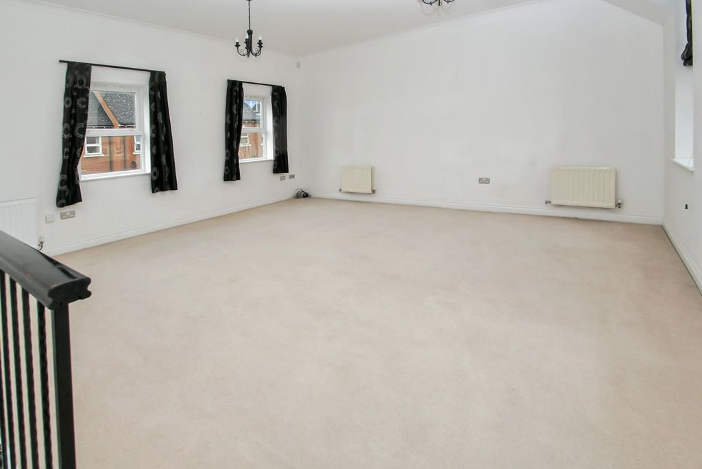 Property photo 2 of 10 2026-02-11 13.11.35.Jpg