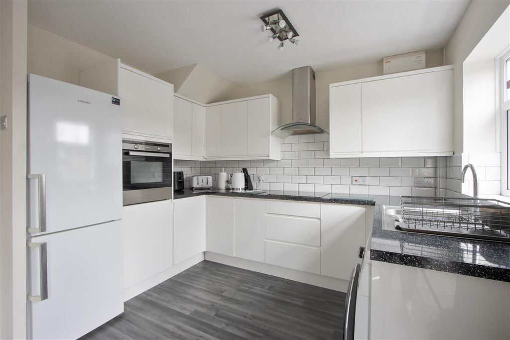 Property photo 2 of 16 Kitchen/Diner