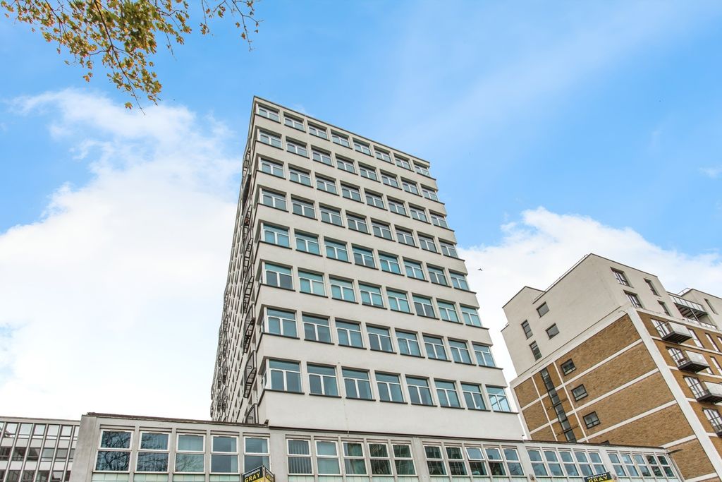 Property photo 1 of 17 Exterior