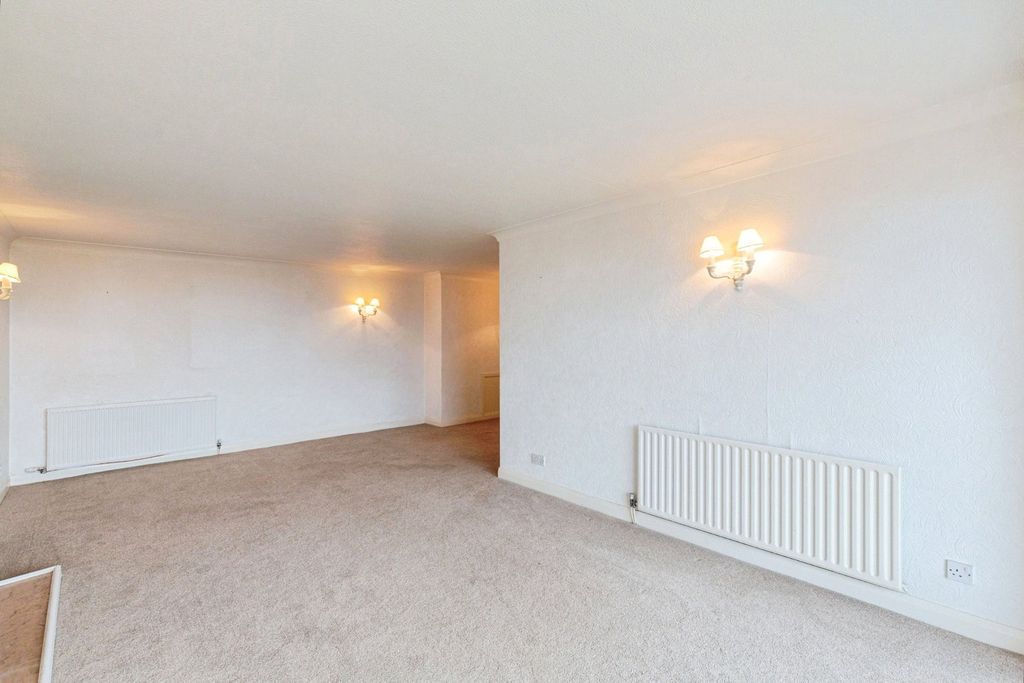 Property photo 3 of 13 Photo