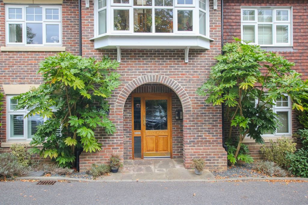 Property photo 2 of 22