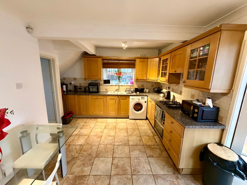 Property photo 3 of 11 Image