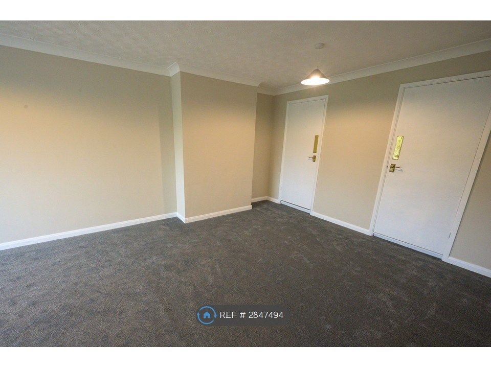 Property photo 3 of 13 Bedroom