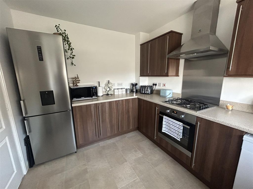 Property photo 2 of 29 Kitchen