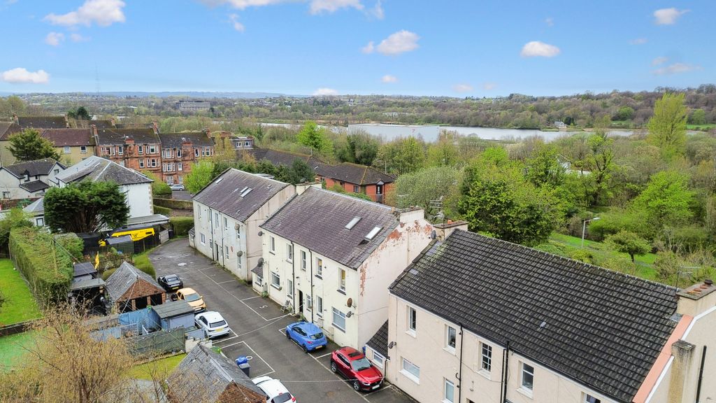 Property photo 3 of 34 Gallery