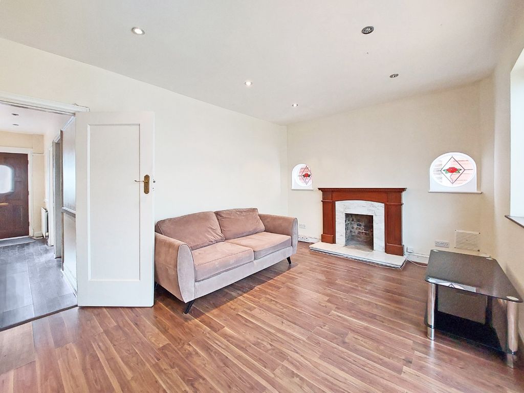 Property photo 3 of 22 5148982