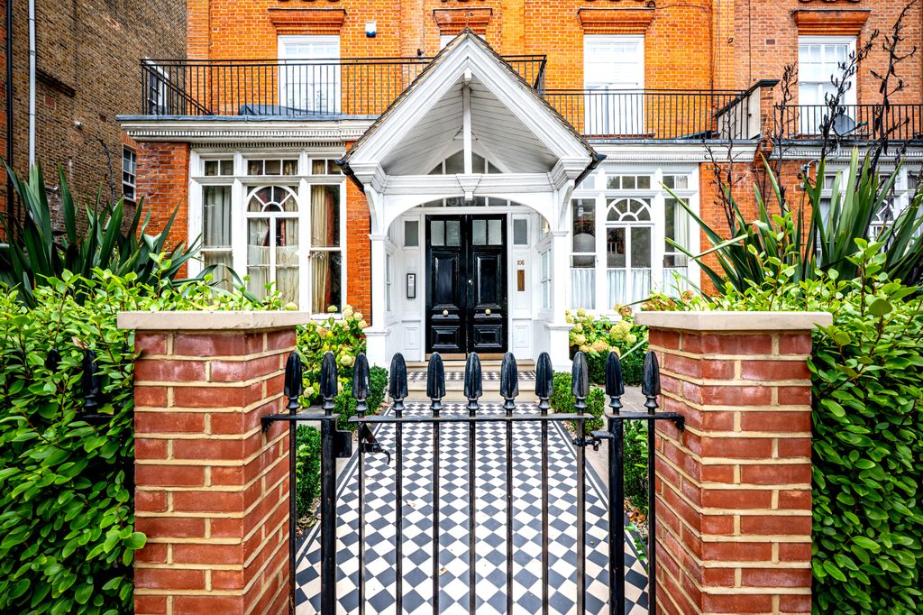 Property photo 2 of 9 Picture No. 33