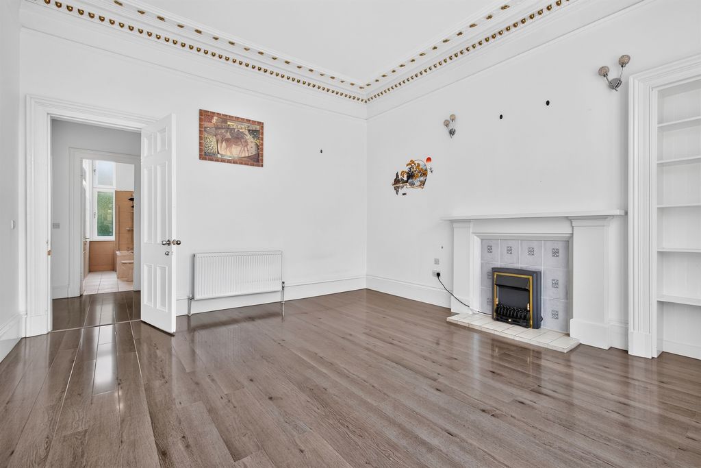 Property photo 3 of 27