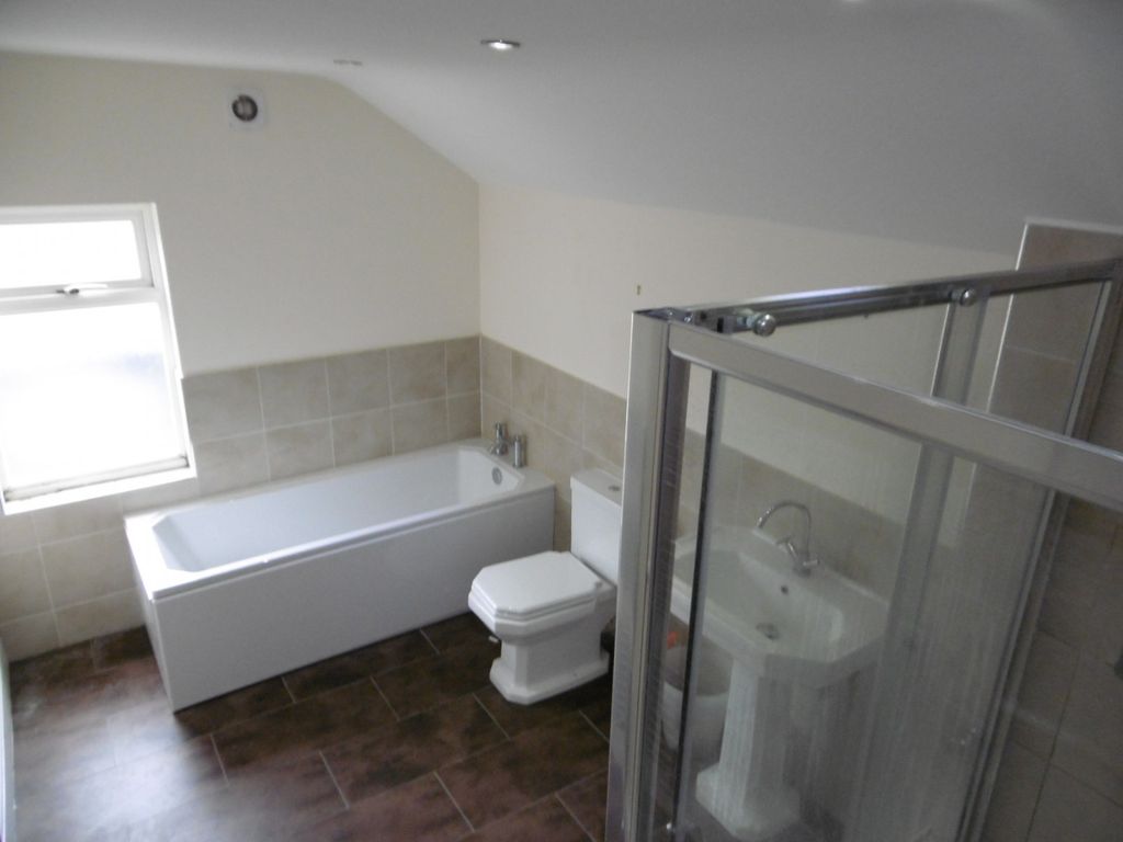 Property photo 2 of 12 (Main)