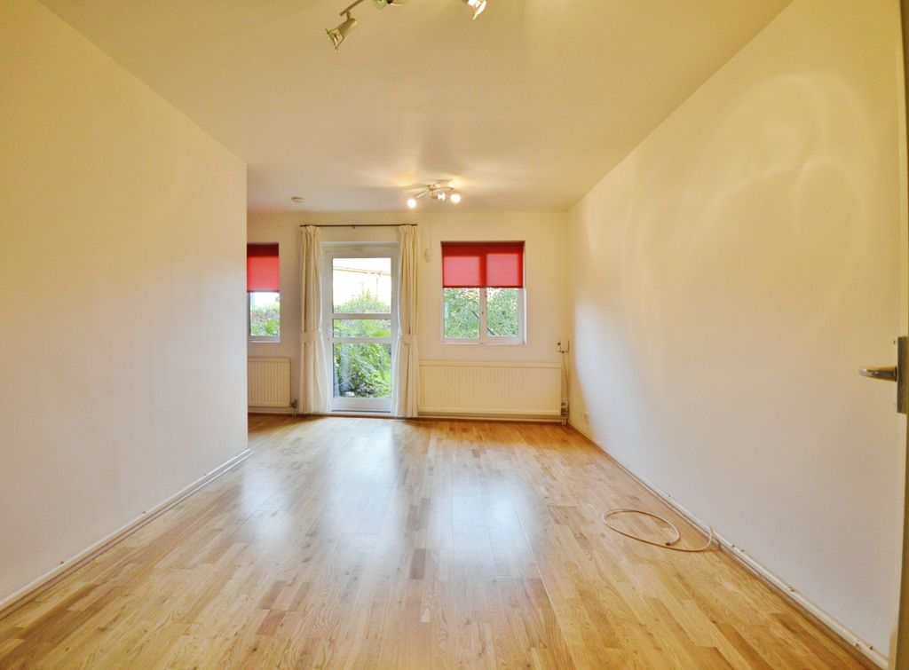 Property photo 3 of 4