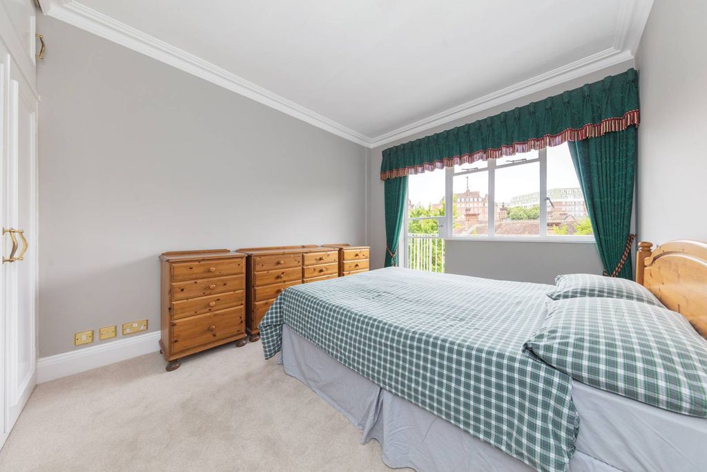 Property photo 3 of 10