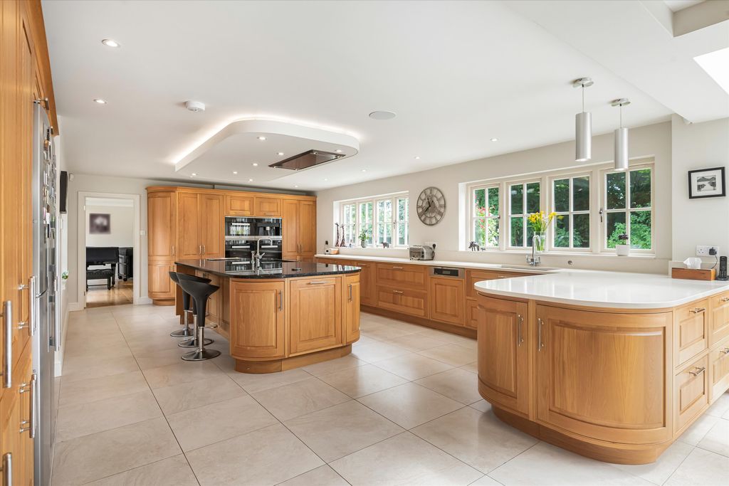 Property photo 2 of 51 Image