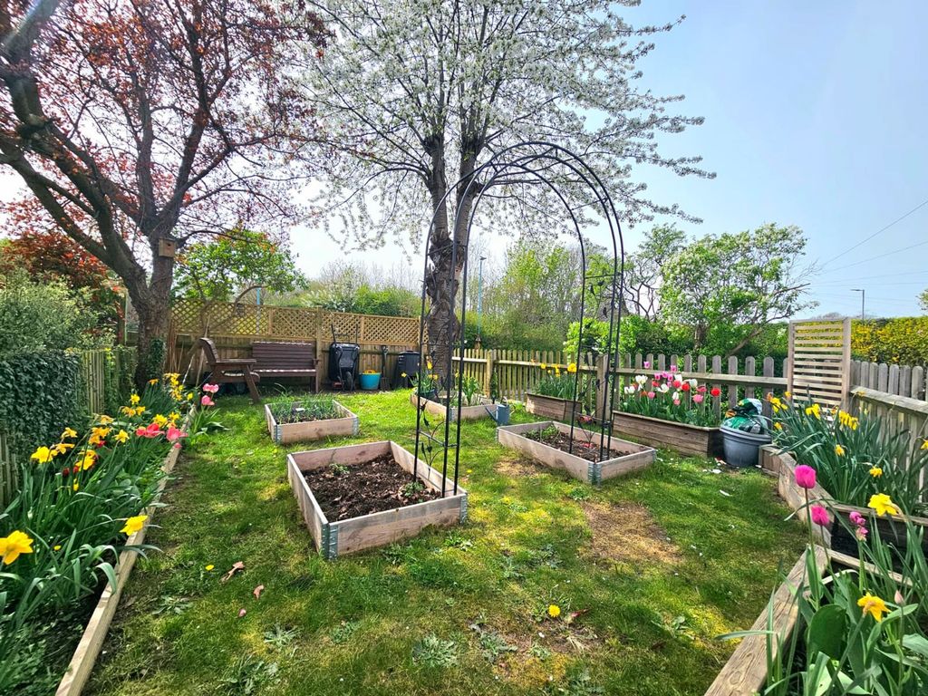 Property photo 2 of 24