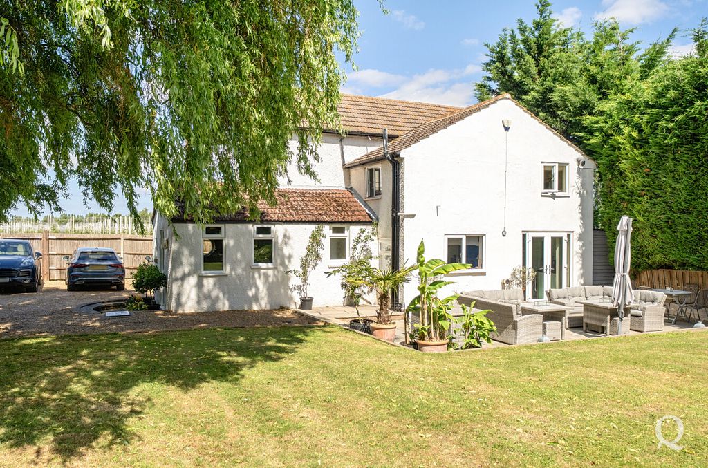 Property photo 1 of 35 345ba7E7-A6Ed-4B2...