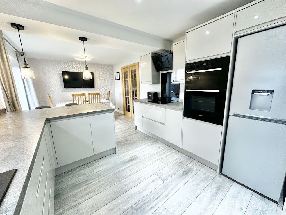 Property photo 3 of 23