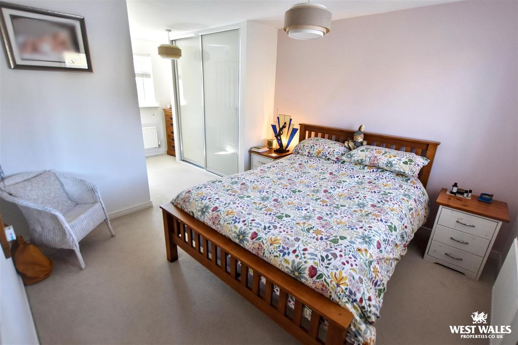 Property photo 3 of 23 3_Blurred.Jpg