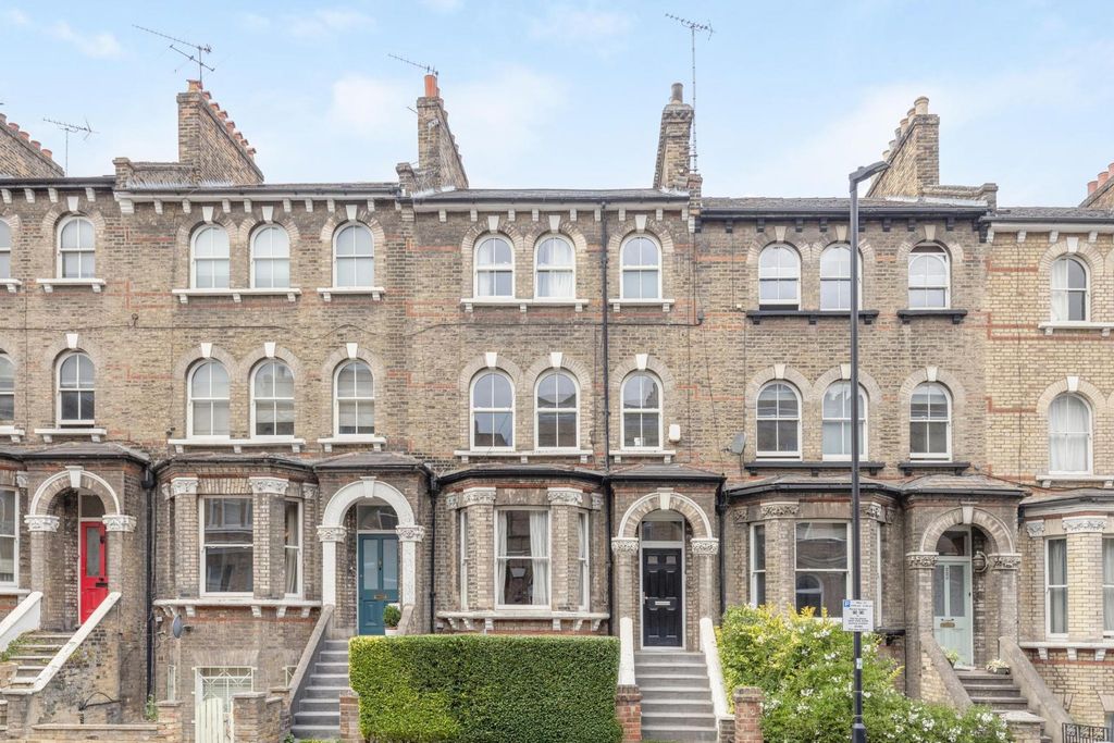 Property photo 1 of 12