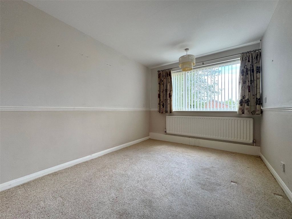 Property photo 3 of 10 Dining Room