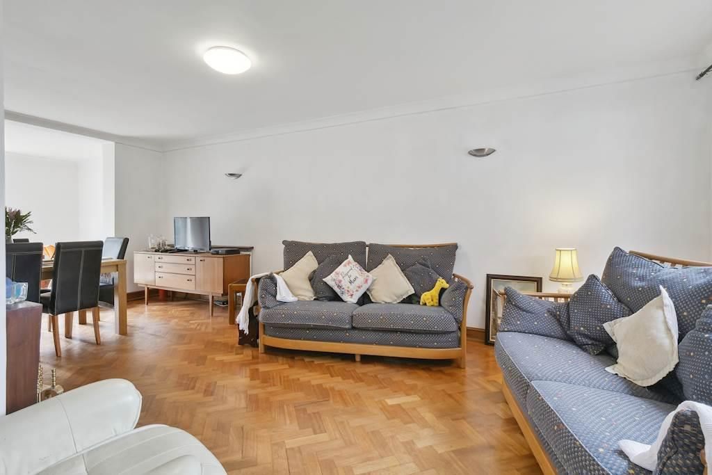 Property photo 3 of 10 Living Room  - 1 Fifehead.Jpg