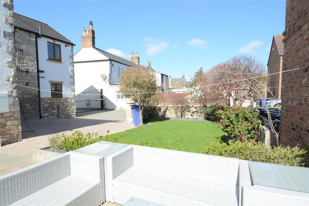 Property photo 2 of 22 Sherburn 5.Jpg