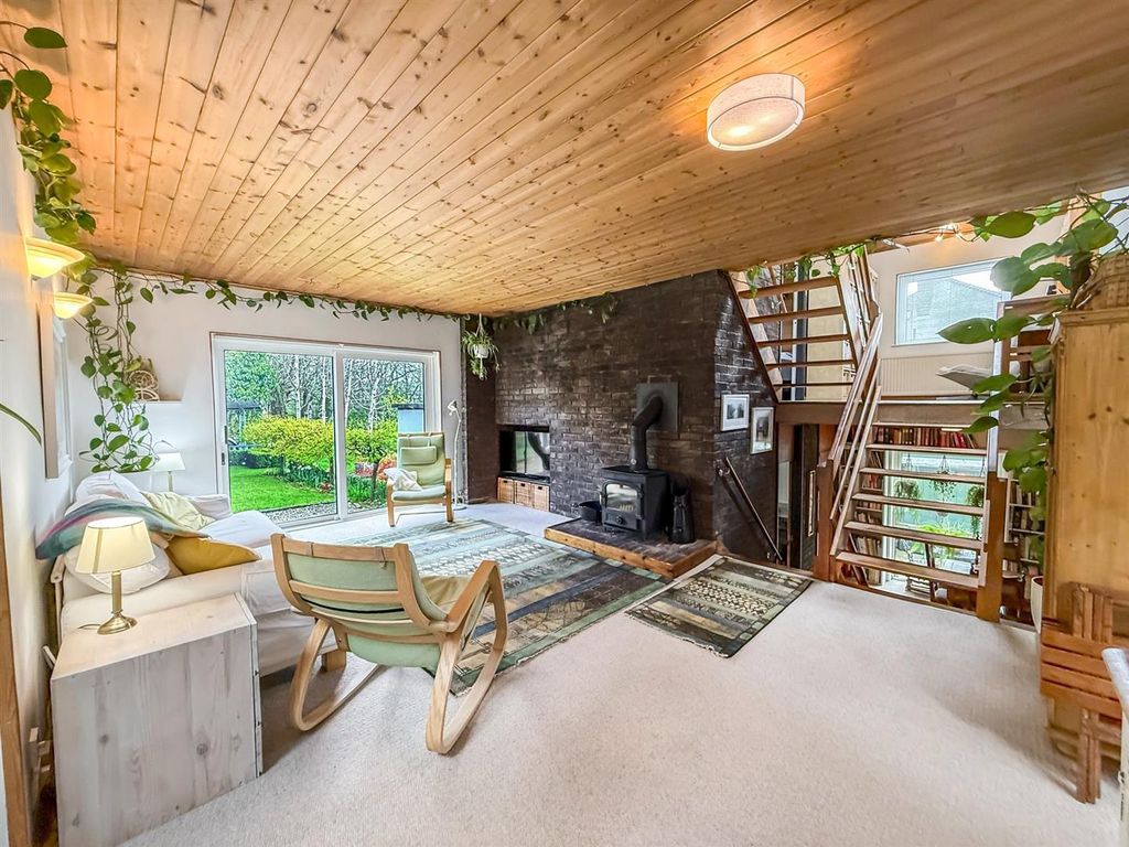 Property photo 2 of 42