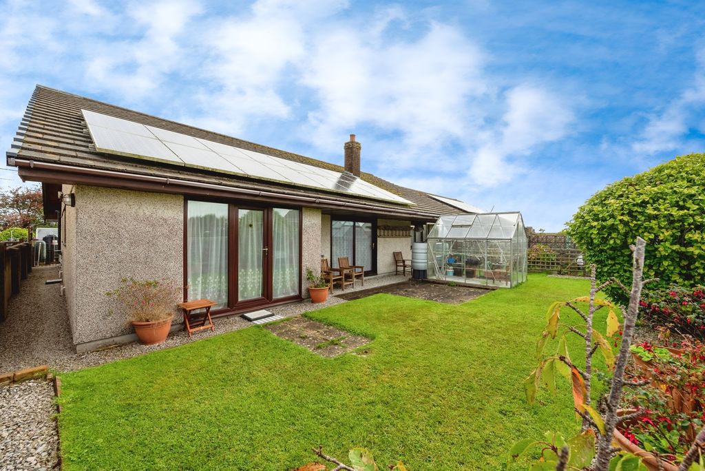 Property photo 2 of 17 Photo