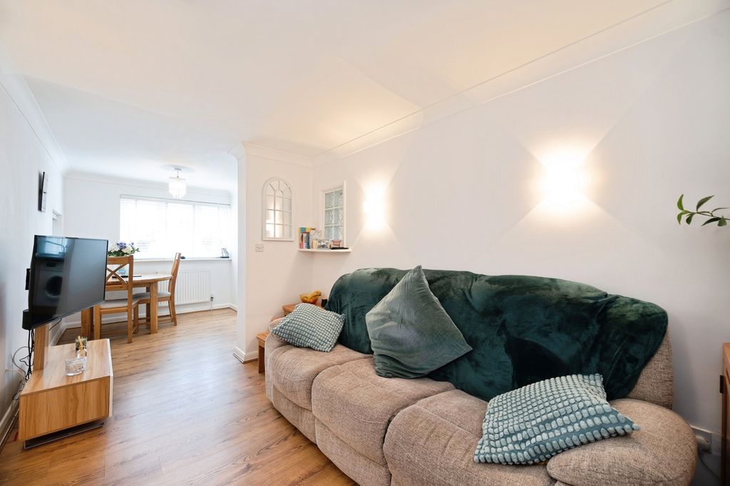 Property photo 2 of 12 Pbox-Img.Jpg