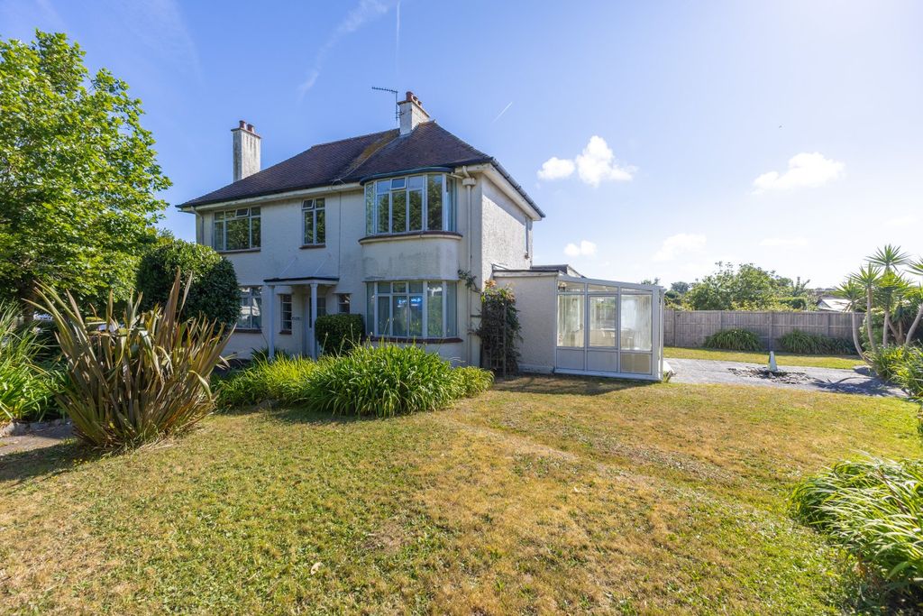 Property photo 1 of 24 Picture No. 23