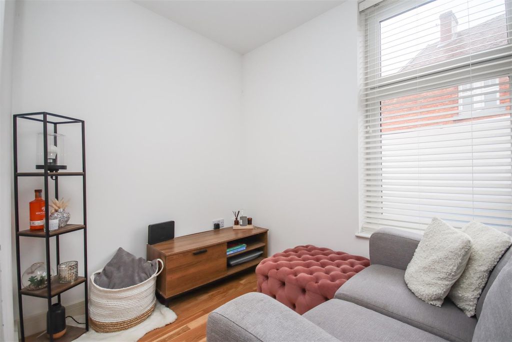 Property photo 3 of 8 Img_0511.Jpg