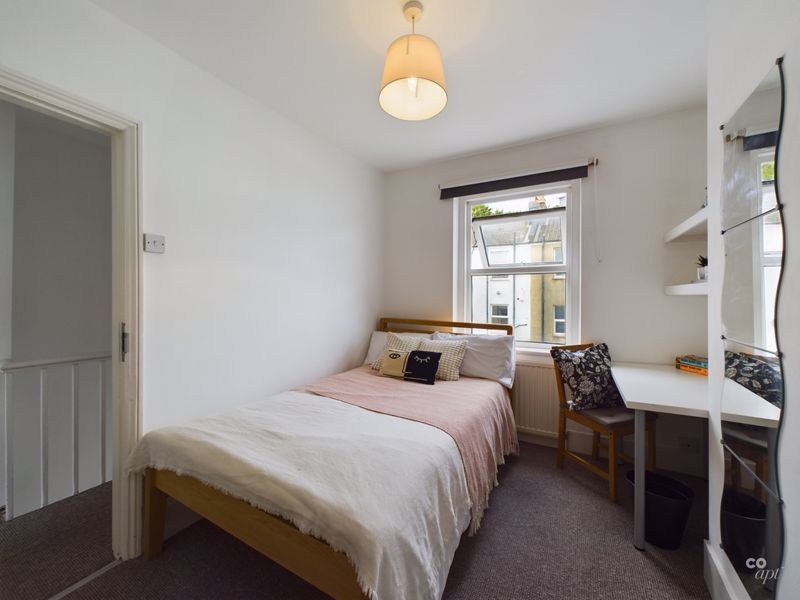 Property photo 3 of 8 Bed 3