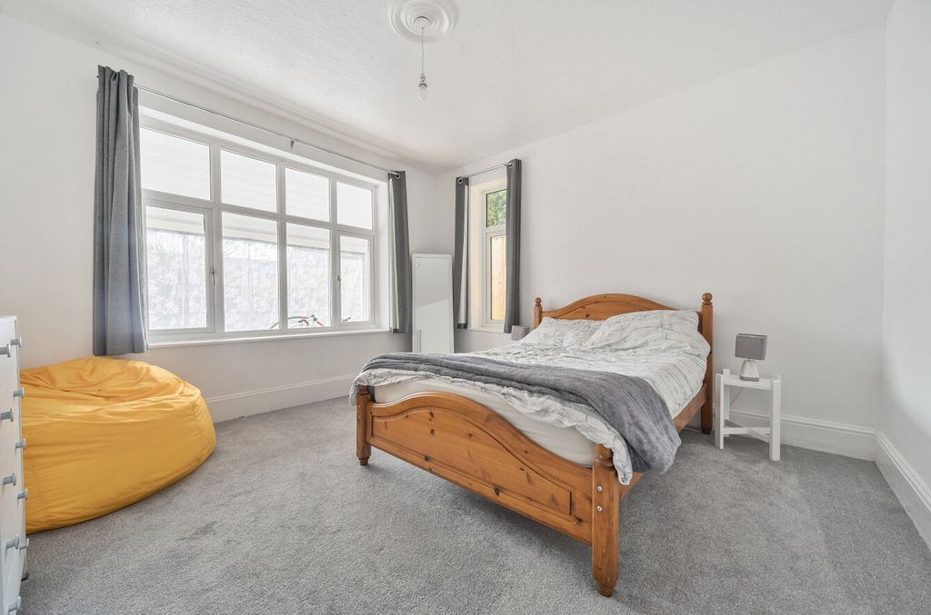 Property photo 2 of 22 1336671-19-6899Dd...