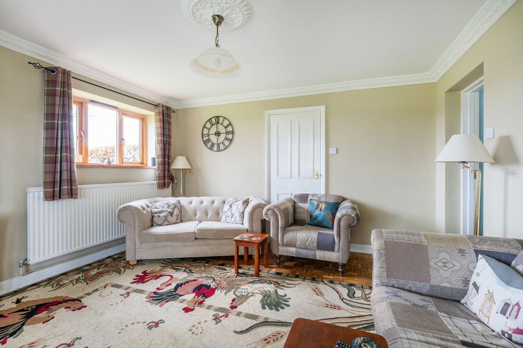 Property photo 3 of 28