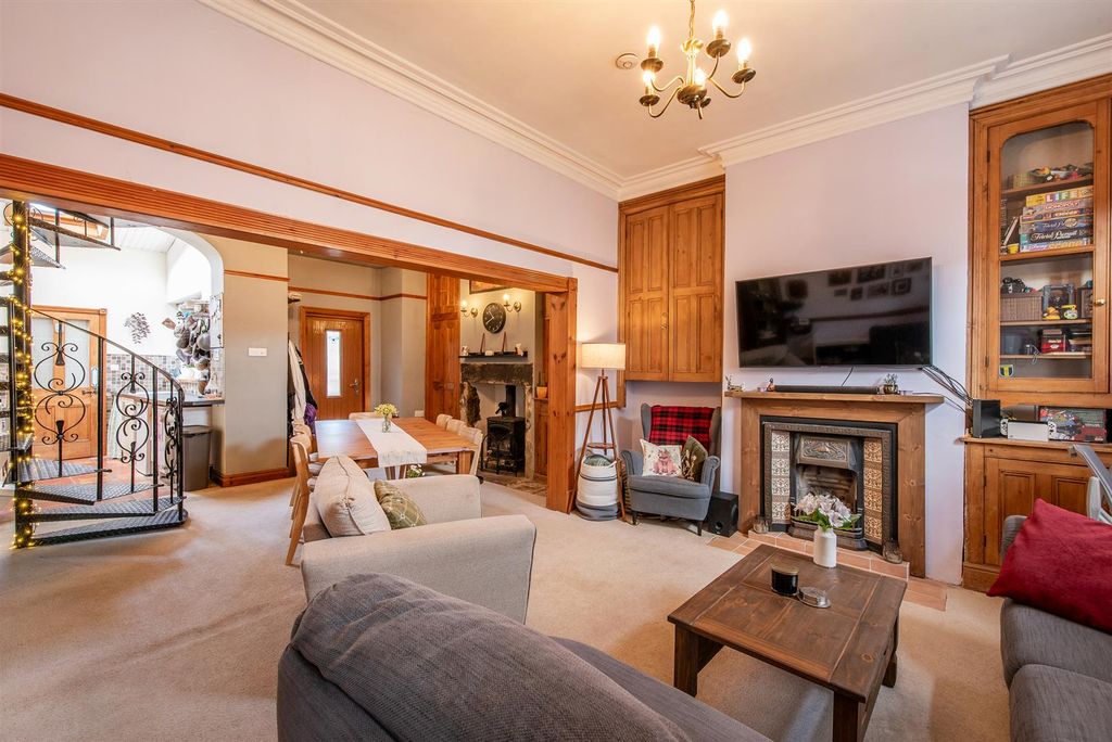 Property photo 2 of 19 Lounge/Dining Room