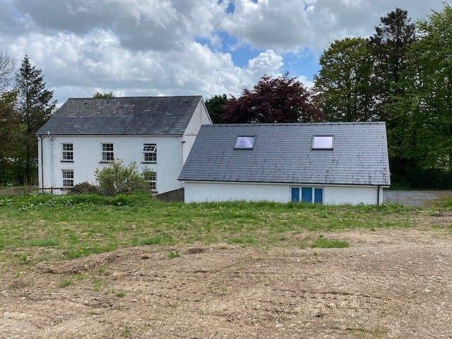 Property photo 2 of 44