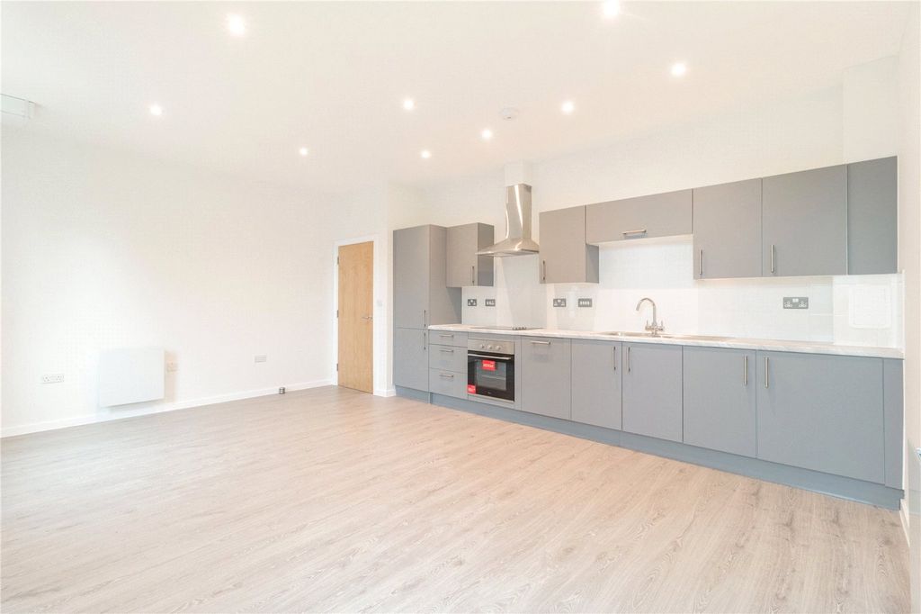 Property photo 2 of 7 Picture No. 10