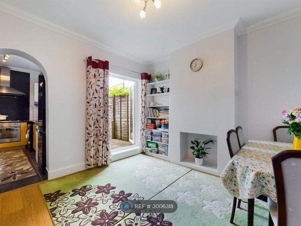 Property photo 3 of 8 Dining Room