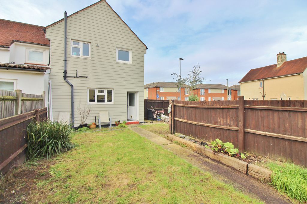 Property photo 3 of 8