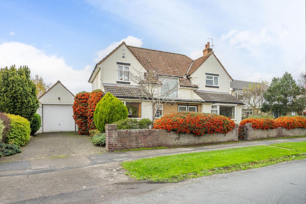 Property photo 1 of 17 Front (Exterior)