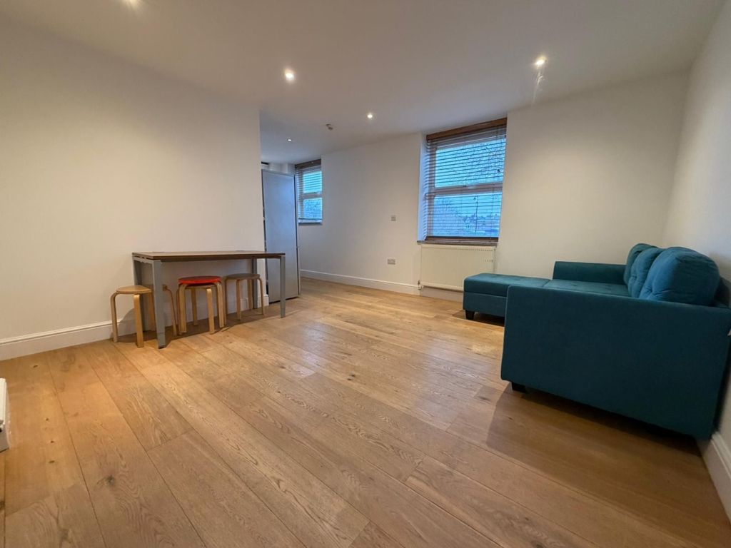 Property photo 1 of 7 Whatsapp Image 20...