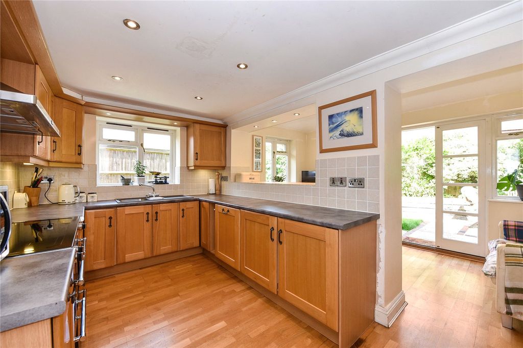 Property photo 2 of 19 Picture No. 13