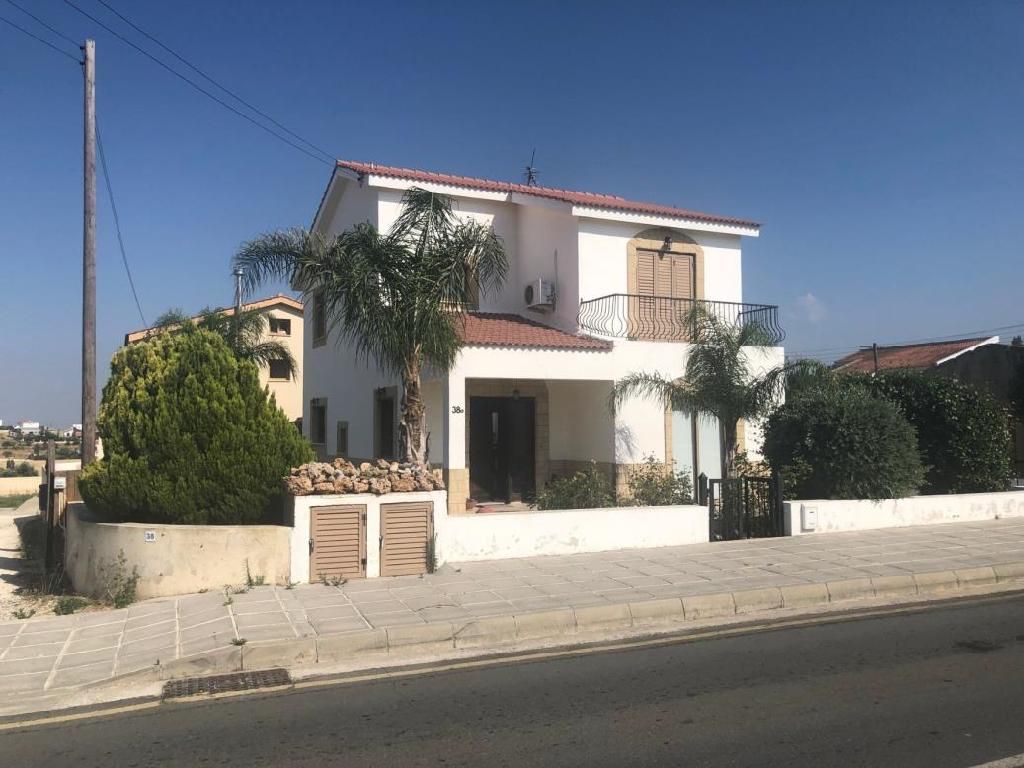 Property photo 1 of 2