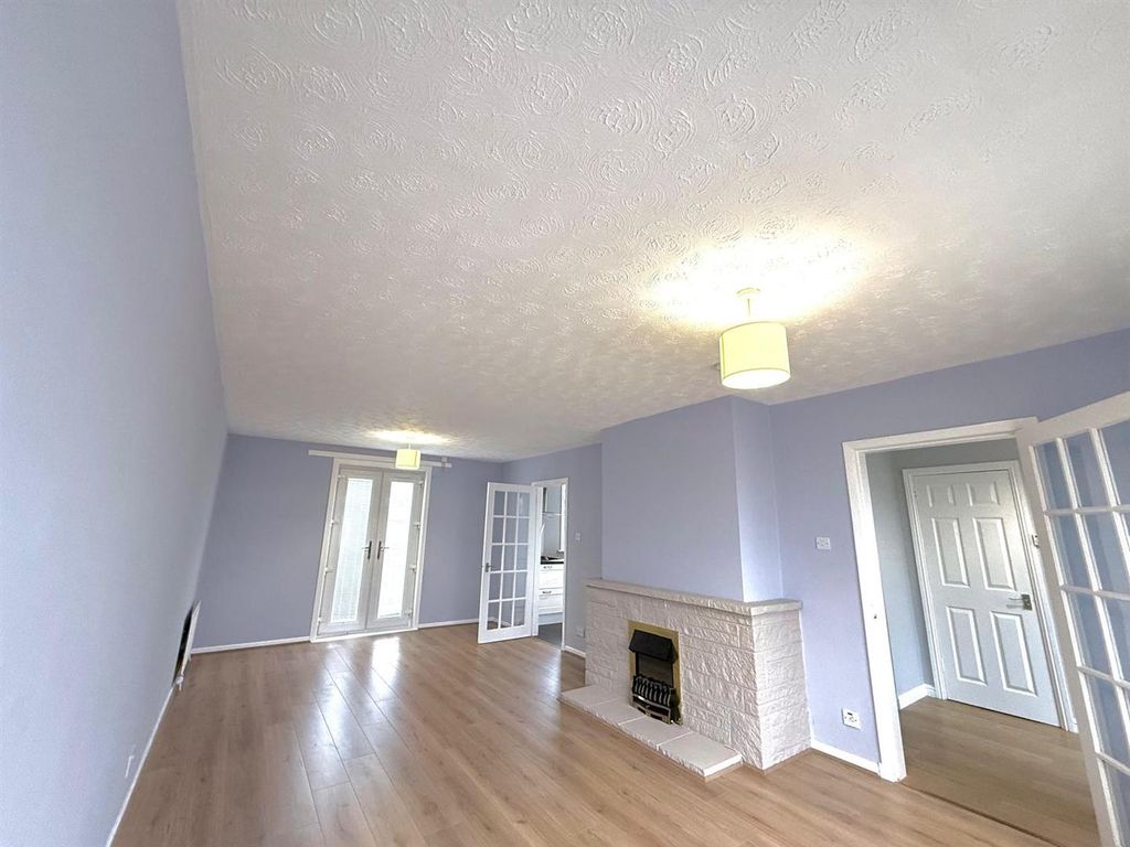 Property photo 3 of 26 Living Room