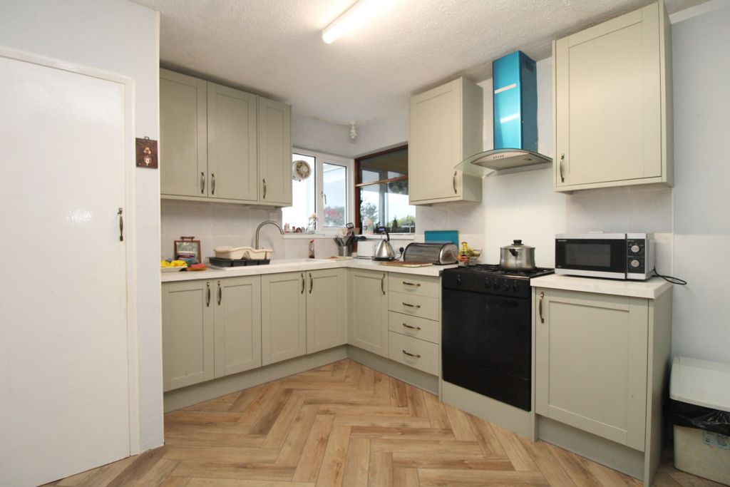 Property photo 3 of 22