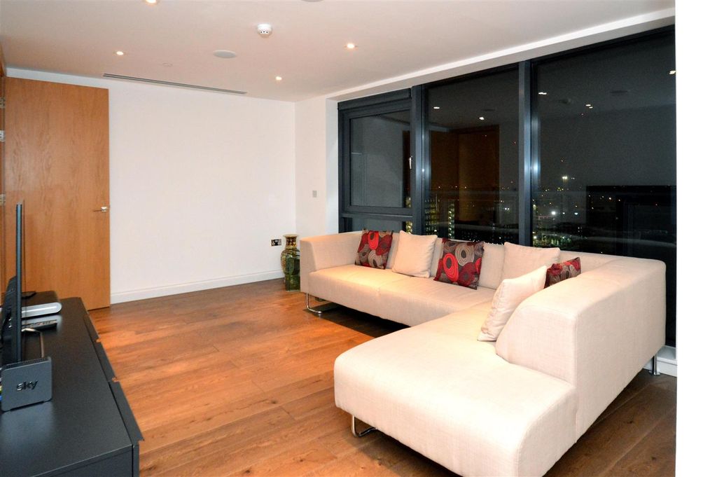 Property photo 2 of 9 Recep.Jpg