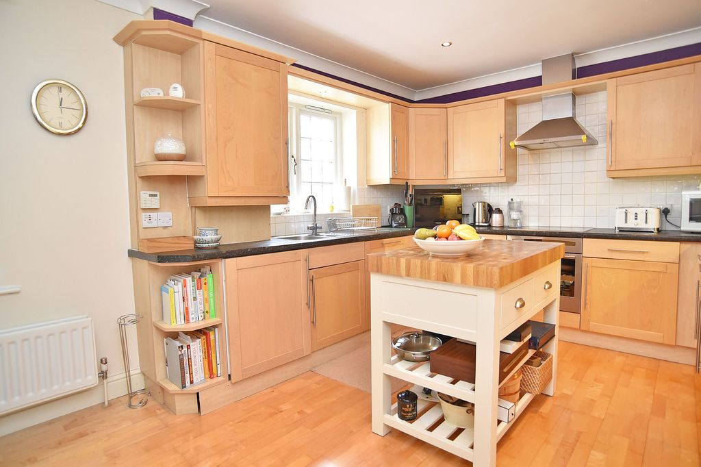 3 bed flat for saleKent Road, Harrogate HG1 photo 5