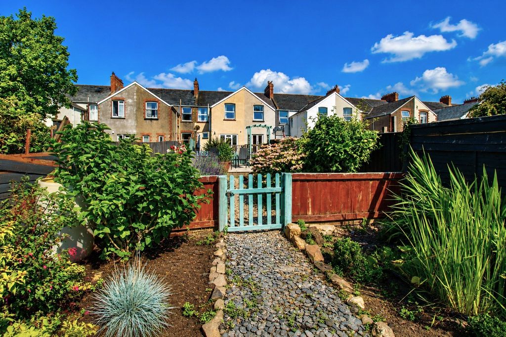 Property photo 1 of 16 1 - Picture No. 24