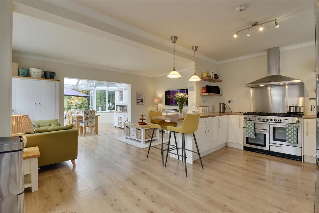 Property photo 1 of 39 Bf396F78-373A-47B9-A691-89CCC36Acf6C_1_201_A.Jpeg