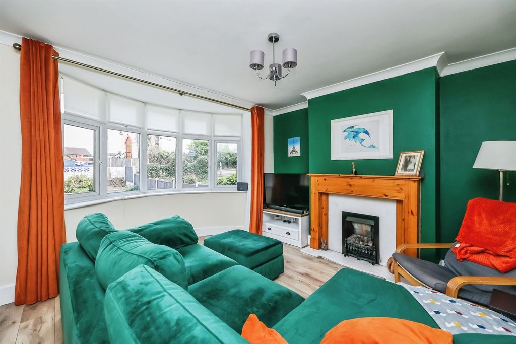 Property photo 2 of 17